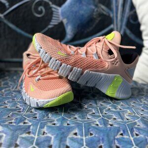 💪 Elevate Your Training with Nike Free Metcon 4 “Arctic Orange” worn once 💪